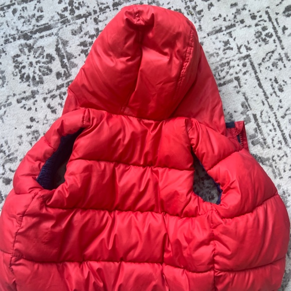 GAP Baby Puffer Vest 6-12 - Picture 4 of 4